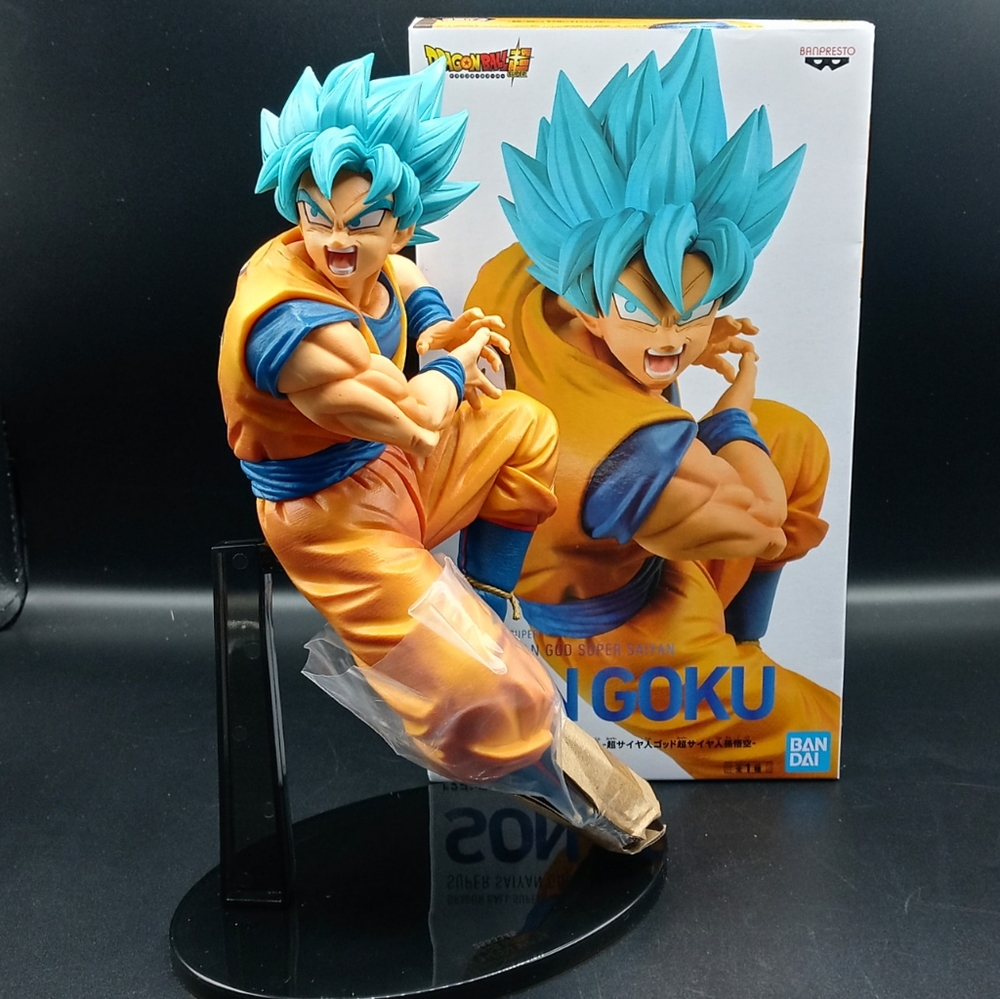 LIKE NEW dragonball Z super saiyan Goku Banpresto figure.